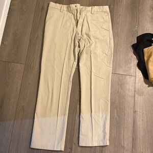 Old Navy Men’s Classic Straight Chinos